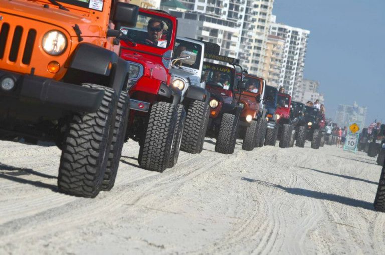 jeep convoy beach